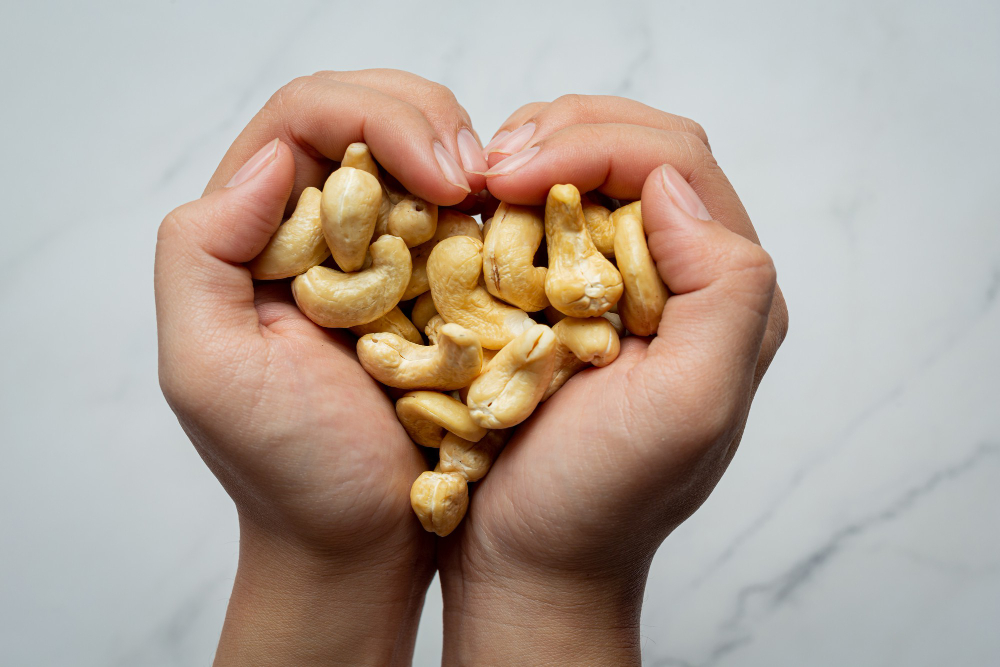 handful of cashews